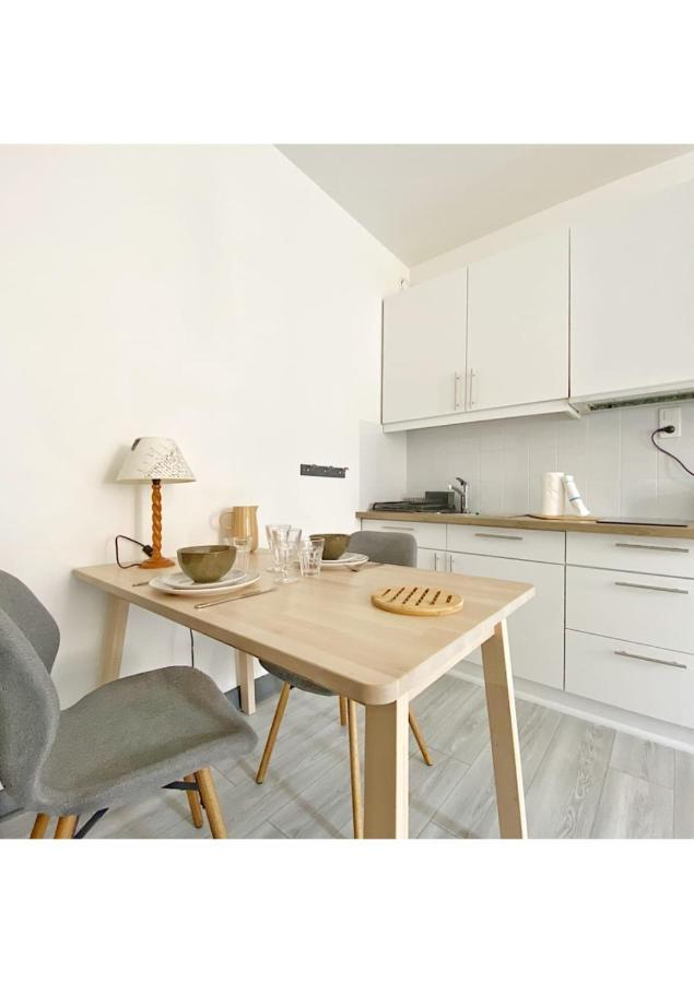 Coup de Coeur au pied du château - Joli studio idéalement placé Annecy Esterno foto