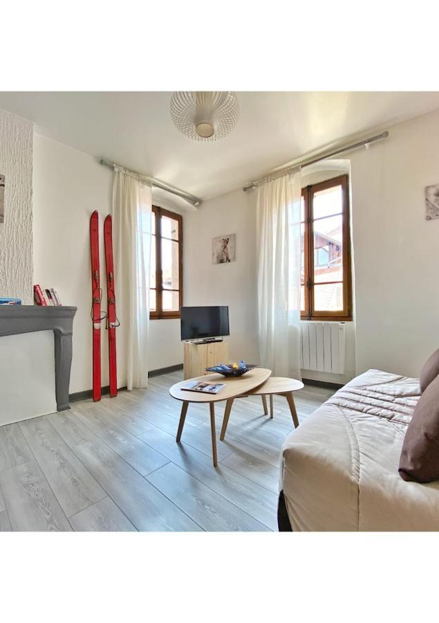 Coup de Coeur au pied du château - Joli studio idéalement placé Annecy Esterno foto