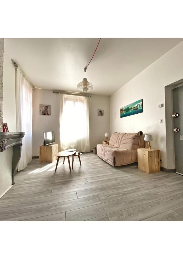 Coup de Coeur au pied du château - Joli studio idéalement placé Annecy Esterno foto