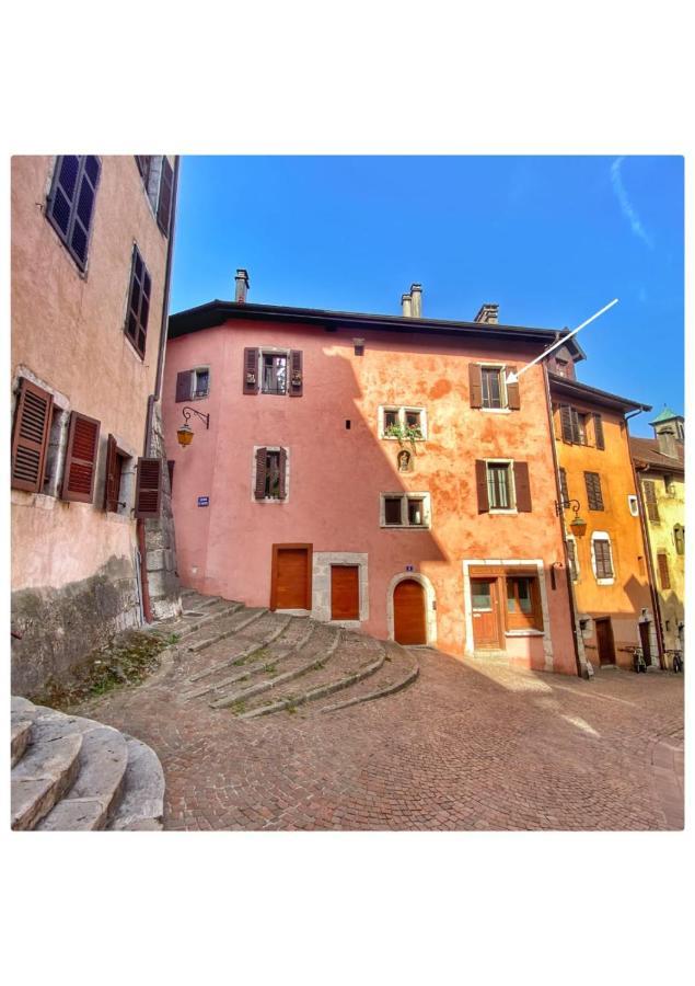 Coup de Coeur au pied du château - Joli studio idéalement placé Annecy Esterno foto